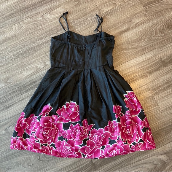 Forever 21 Black Dress - Picture 3 of 4